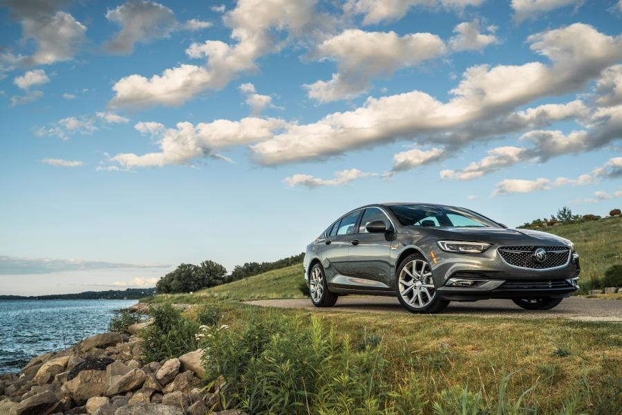  Buick Regal Avenir 2018 года  (NA) (фото 9 из 14)